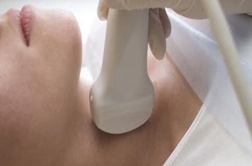 Thăm khám để được chẩn đoán hiệu quả khi đau một bên họng