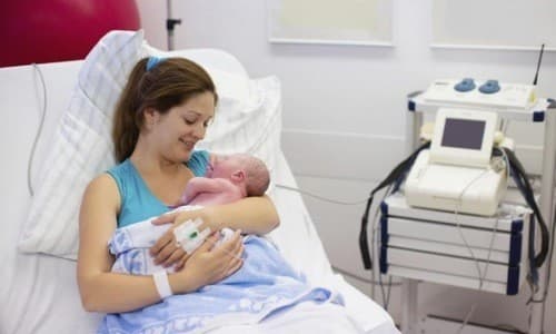 Đẻ mổ là phương pháp được nhiều mẹ bầu lựa chọn hiện nay, giúp thai phụ chủ động được hoàn cảnh sinh của mình