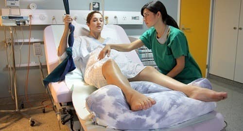 Nếu sức khỏe của mẹ ổn định, thai nhi phát triển bình thường thì mẹ vẫn nên chọn sinh thường.