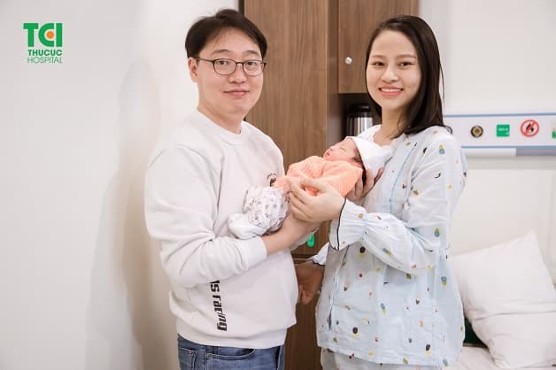 1 tuần đầu là thời gian để mẹ phục hồi sức khỏe