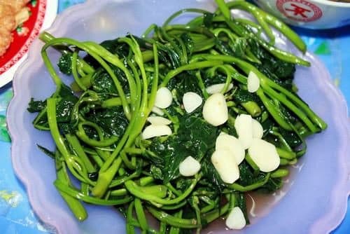 Người bệnh sau mổ rò hậu môn cần tăng cường rau xanh nhằm cung cấp chất xơ, vitamin cần thiết cho cơ thể