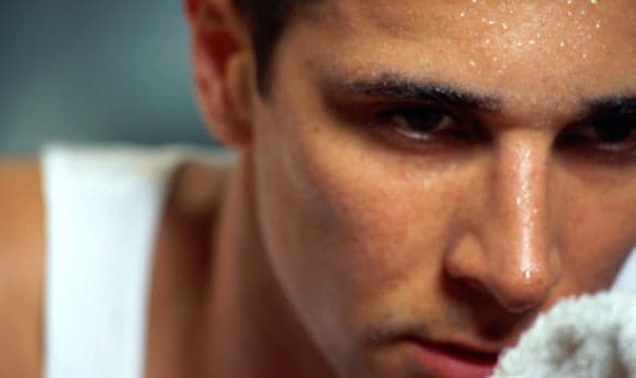 Hiện tượng đổ nhiều mồ hôi có thể là do các bệnh nguy hiểm sau gây ra.