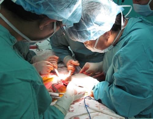 Phẫu thuật là phương pháp điều trị hiệu quả cho bệnh thoát vị thành bụng