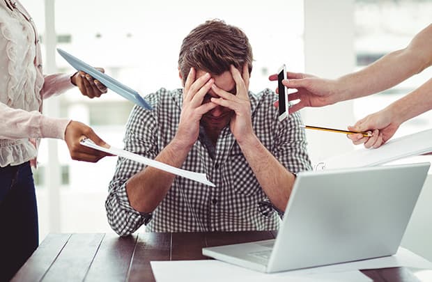 Tim đập nhanh có thể do vấn đề tâm lý, stress