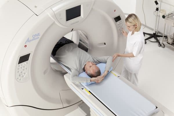 CT scan lồng ngực là một trong các bước tầm soát ung thư phổi