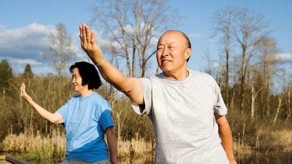 Luyện tập thói quen vận động hàng ngày cũng là cách phòng bệnh lao phổi hiệu quả