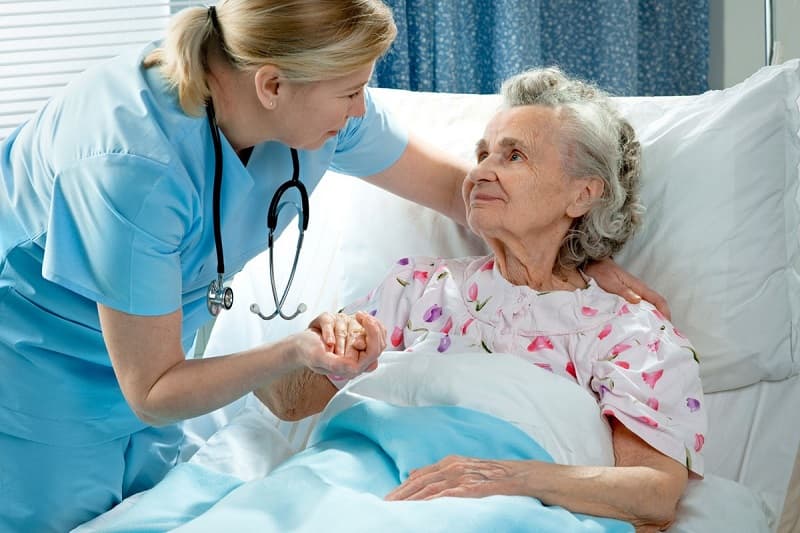 Mục đích điều trị chính cho bệnh nhân ung thư giai đoạn này là giảm nhẹ triệu chứng bệnh, giảm đau, ngăn ngừa gãy xương, duy trì dinh dưỡng giúp cải thiện chất lượng sống cho bệnh nhân ung thư