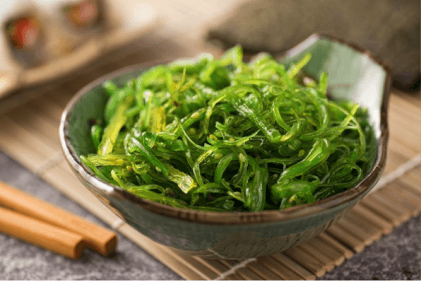 tảo, rong biển ... rất giàu iốt.