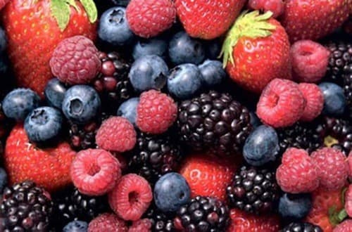 Đây là một trong những loại hoa quả giàu chất chống oxi hóa, có chứa polyphenol anthocyanin,beta-carotene, lutein và zeaxanthin. Những chất chống oxi hóa này bảo vệ phổi khỏi ung thư,dịch bệnh và nhiễm trùng. Các loại nước từ loại quả này có thể giúp giảm các nguycơ mắc bệnh ung thư.