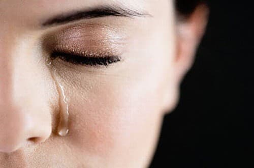 Chảy nước mắt có thể là dấu hiệu cảnh báo bệnh lý cần phát hiện sớm và điều trị hiệu quả