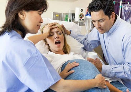 Với những phụ nữ quá trình chuyển dạ kéo dài pitocin có thể giúp giảm thời gian chuyển dạm tránh cơn đau dai dẳng.