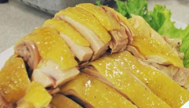 Sinh thường có được ăn thịt gà không?