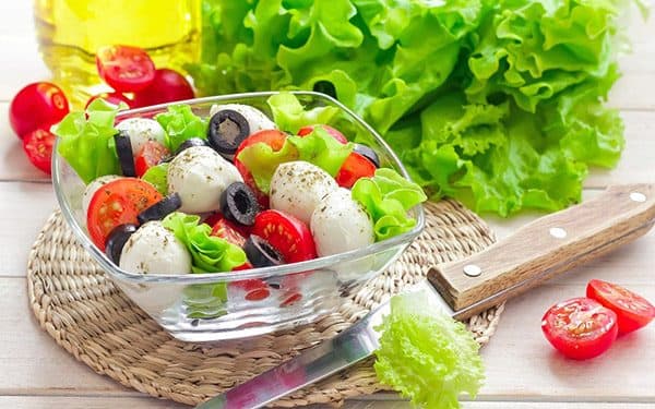 Chế độ dinh dưỡng cho bệnh nhân ung thư cần kết hợp đày đủ nhóm thực phẩm