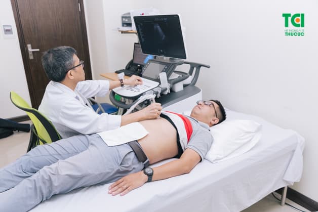 Người bệnh cần đến khám và điều trị kịp thời, tránh biến chứng nguy hiểm khi bị sỏi thận