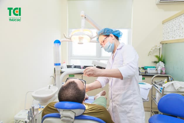 Khám răng hàm mặt