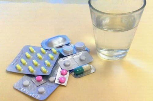 Người bệnh đau đầu vận mạch nguy hiểm cần uống thuốc và điều trị theo đúng chỉ định của bác sĩ 