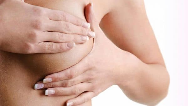 Các triệu chứng của khối u diệp thể là có khối u tại vú