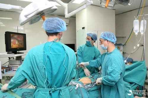 cần chọn địa chỉ thực hiện nội soi buồng tử cung uy tín, nơi có đội ngũ bác sĩ giỏi, thiết bị y tế hiện đại...