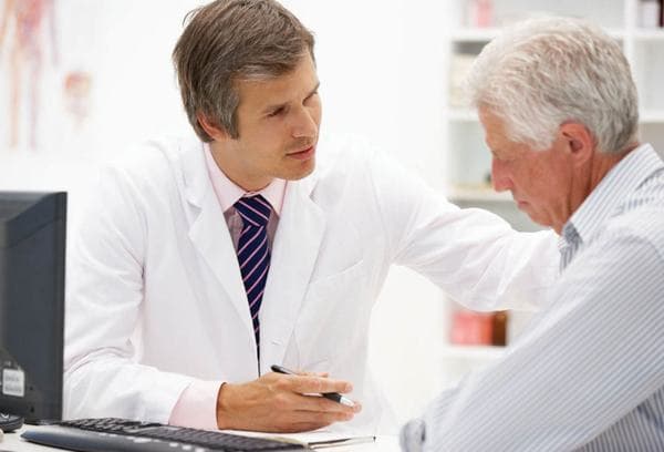 Người bệnh cần theo dõi tình trạng sức khỏe và tuân thủ phương pháp điều trị của bác sĩ