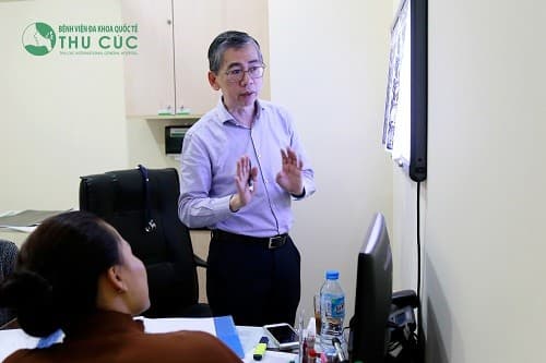 TS. BS Lim Hong Liang tư vấn điều trị ung thư tại Bệnh viện Thu Cúc
