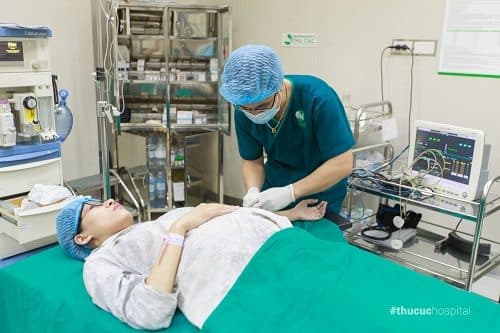 sinh-mo-la-noi-so-hai-cua-nhiueu-me-bau-vi-cho-rang-se-rat-dau-don