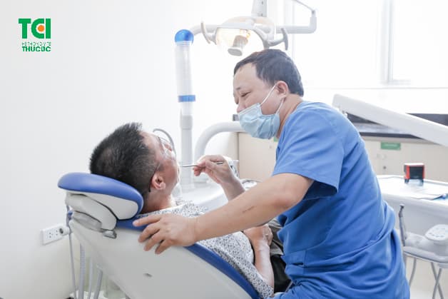 Khám răng hàm mặt