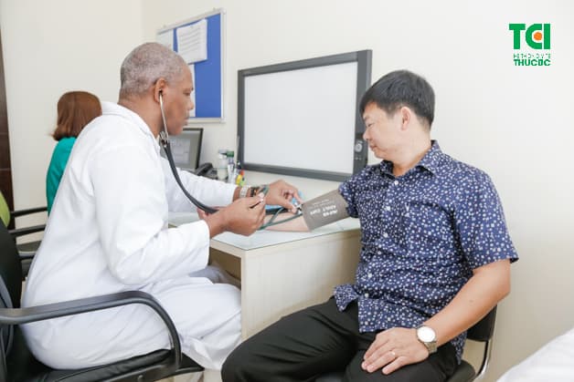 Được biết đây là hoạt động thường niên của Quận ủy Tây Hồ nhằm thể hiện sự quan tâm, chăm sóc, đảm bảo sức khỏe và quyền lợi cho CBCNV.