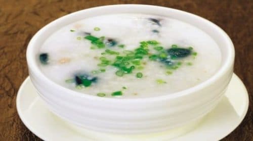 Sau cắt trực tràng bằng nội soi người bệnh nên ăn các món ăn mềm, dễ tiêu hóa