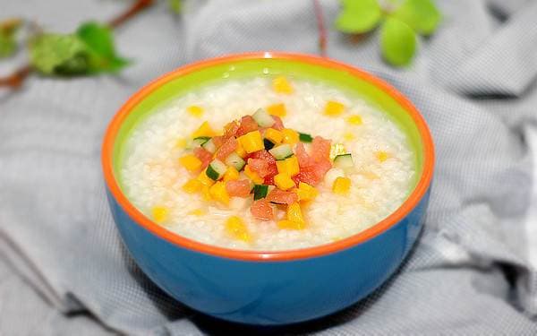 Người bệnh ung thư tuyến giáp sau mổ nên bắt đầu ăn uống lại với đồ ăn mềm