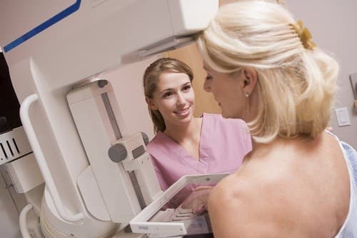 X quang vú là phương pháp chuẩn trong chẩn đoán ung thư vú