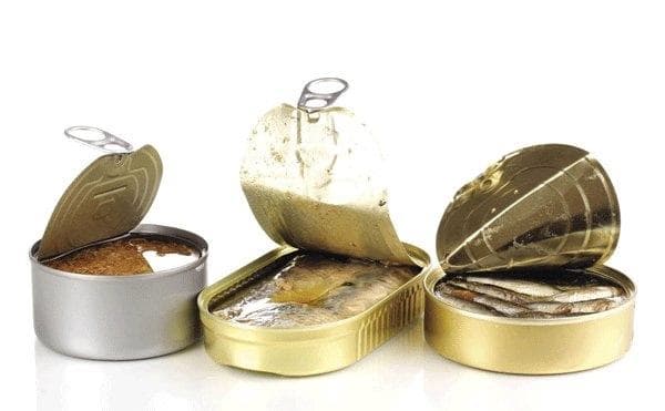 Người bệnh cũng nên tránh các thực phẩm đóng hộp, chế biến sẵn vì không có lợi cho sức khỏe