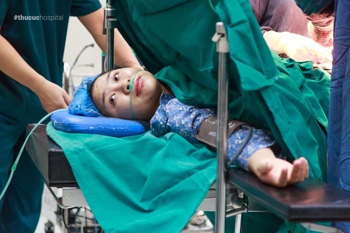 Với phương pháp sinh mổ, mẹ sẽ hoàn toàn tỉnh táo trong quá trình thực hiện