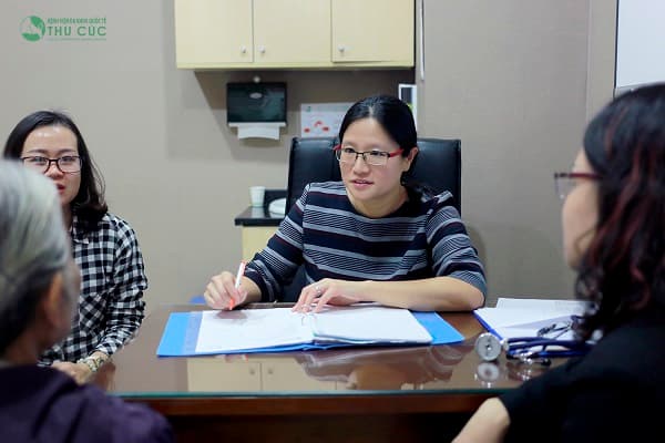 TS. BS See Hui Ti tư vấn điều trị ung thư tại Bệnh viện Thu Cúc