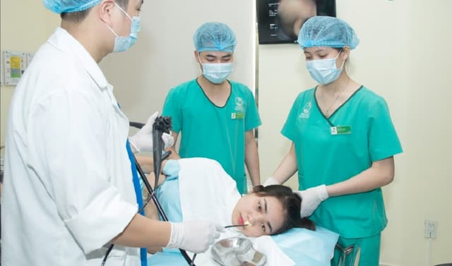 Nội soi dạ dày xong bị đau bụng có sao không?