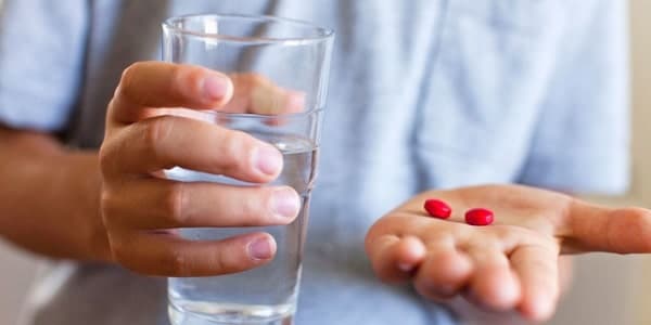 Uống thuốc theo chỉ định của bác sĩ 