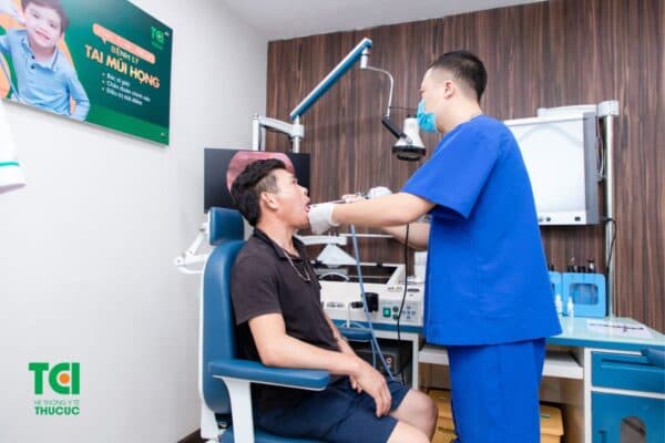 Chủ động thăm khám nếu thấy dấu hiệu bất thường sau phẫu thuật polyp thanh quản