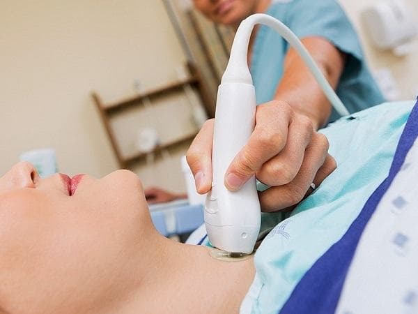 U nang tuyến giáp thường không có triệu chứng và được phát hiện chủ yếu qua siêu âm