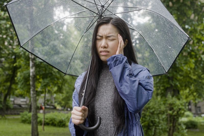 Đau đầu do thời tiết biểu hiện như thế nào?