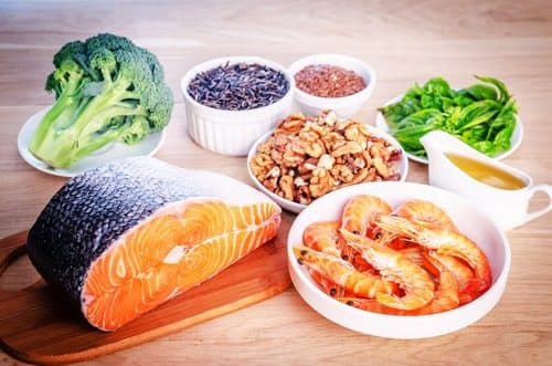 Gãy xương đòn kiêng ăn gì