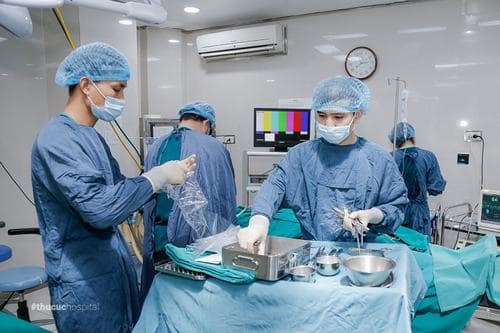 Phẫu thuật cắt hạt xơ dây thanh giúp đưa dây thanh trở lại trạng thái bình thường.