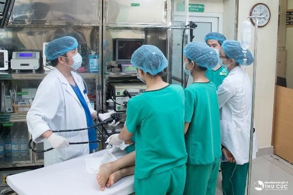Bệnh viện Thu Cúc có đội ngũ bác sĩ và e-kíp nội soi chuyên nghiệp giúp điều trị hiệu quả bệnh