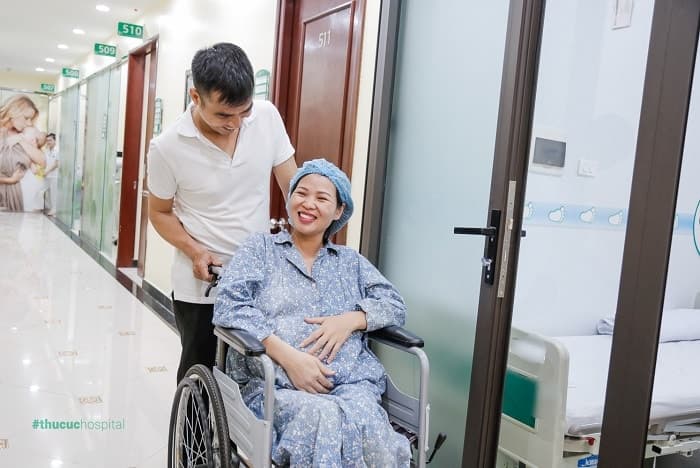 Mẹ bầu thoải mái trước giờ sinh, không phải chuẩn bị gì khi đi sinh