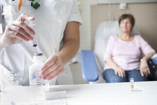 Hóa trị là phương pháp phổ biến thường được áp dụng ở giai đoạn cuối của bệnh ung thư