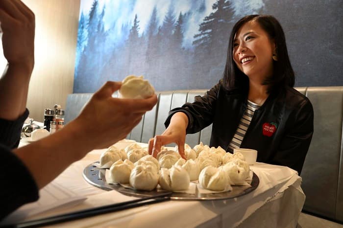 Đẻ mổ ăn bánh bao được không