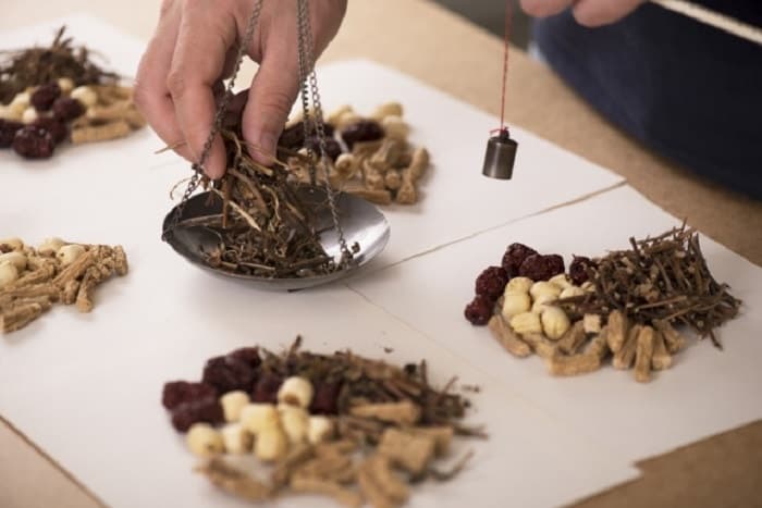 cách điều trị bệnh phụ khoa bằng đông y