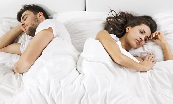 Có nhiều nguyên nhân khác nhau gây nên hiện tượng khô rát khi quan hệ