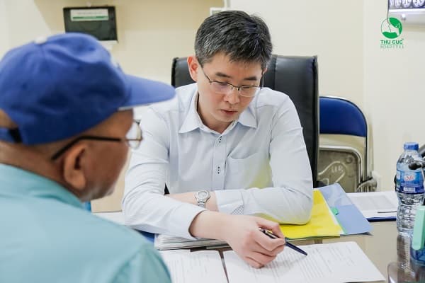 Nếu là ung thư dạ dày, người bệnh sẽ được tư vấn điều trị ung thư với chuyên gia ung bướu Singapore TS. BS Zee Ying Kiat