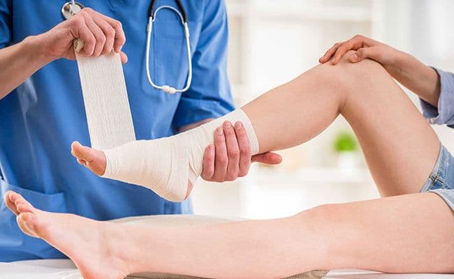 treo-chan-o-tre-em-can-luu-y-nhung-gi-2