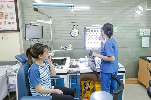 Bệnh viện Thu Cúc có đội ngũ bác sĩ chuyên khoa Tai Mũi Họng giỏi trực tiếp thăm khám