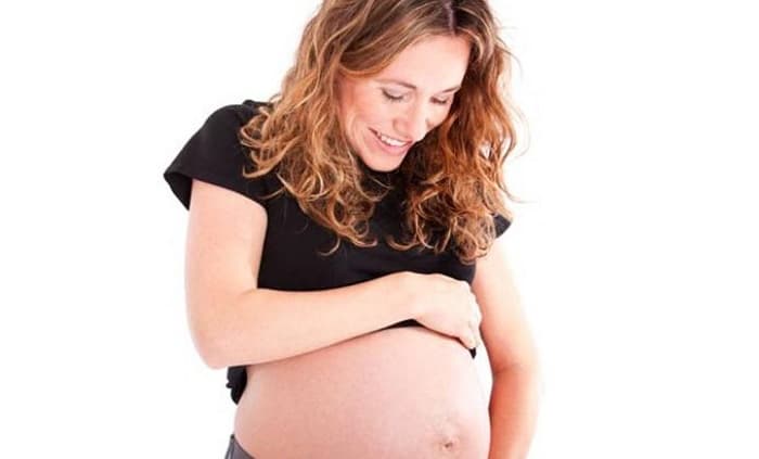 Mang thai nhuộm tóc được không